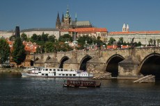 Recorrido en barco por el río Vltava